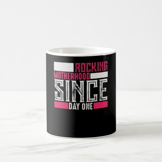 Rockmütterschaft seit dem ersten Tag Kaffeetasse (Mittel)