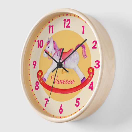 Rockpferd-Kinderzimmer mit dem Namen Gelbe Kinderu Wanduhr (Winkel)
