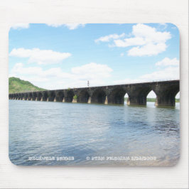 Rockvillesteinmaurerarbeit-Bogen-Eisenbahnbrücke Mousepad