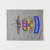Rocky 82. Im Flugzeug Division Silver Chute Wandteppich (Vorderseite (Horizontal))