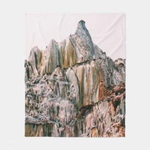 ROCKY BERG WÄHREND DES TAGES FLEECEDECKE