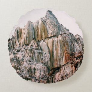 ROCKY BERG WÄHREND DES TAGES RUNDES KISSEN