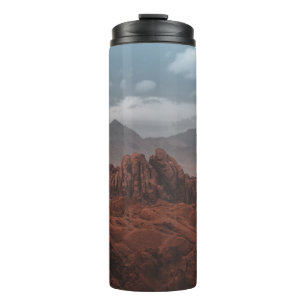 ROCKY BERGE UNTER GRAY SKIES THERMOSBECHER
