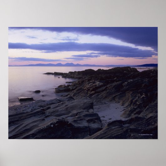 Rocky Coast at Sunset in Kintyre, Argyll, Schottla Poster (Vorne)