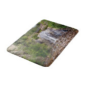 Rocky Helen Hunt Falls Bath Mats Badematte (Schrägansicht)