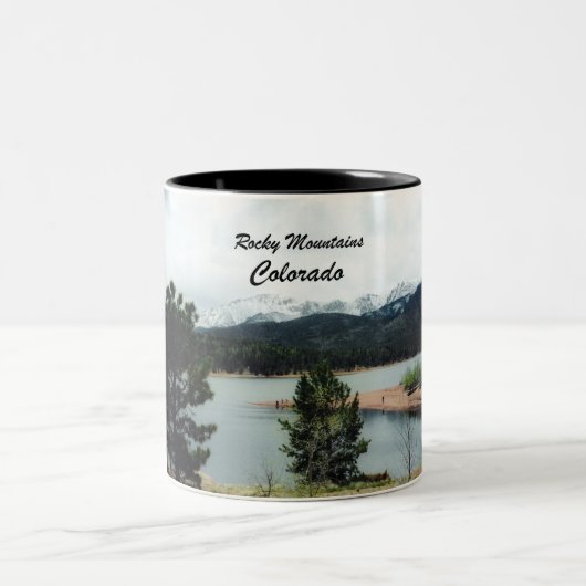 Rocky Mountains, Colorado Zweifarbige Tasse (Mittel)
