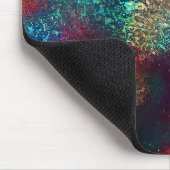 Rocky- oder Aluminiumfolie unter blauem und rotem Mousepad (Ecke)