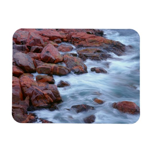 Rocky Shoreline with water, Kanada Magnet (Horizontal)