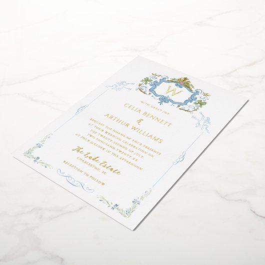 Rococo Blue Monogram Crest Wedding Folieneinladung (Gedreht)