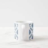 Rococo-Damask-Muster Blau auf Weiß Espressotasse (Rückseite)