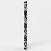 Rococo-Damask-Muster Schwarz auf Grau Case-Mate iPhone Hülle (Hinten/Rechts)