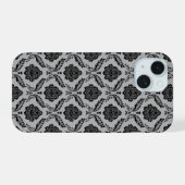 Rococo-Damask-Muster Schwarz auf Grau iPhone 15 Hülle (Rückseite (Horizontal))