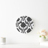 Rococo Damask Off-Set Pattern Black on White Runde Wanduhr (Zuhause)