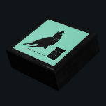 Rodeo Theme Cowgirl Barrel Racing Silhouette Erinnerungskiste<br><div class="desc">Silhouette eines sportlichen Cowgirl Fass Rennen mit ihrem Pferd. Aufregende Darstellung von Rodeo-Aktionen. Hintergrund ist eine minzgrüne Farbe. Ideal für Rodeo-Fans und Pferdefreunde.</div>