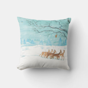 Roe Deer im Winterwald mit Schnee Kissen