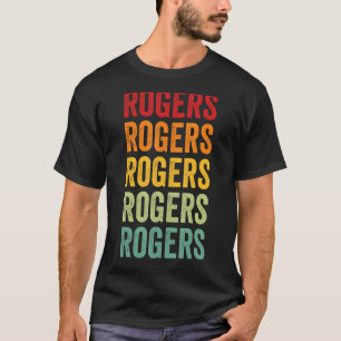 Rogers Landkreis Oklahoma Rainbow Text Design T-Shirt