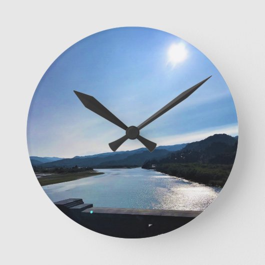 Rogue River Runde Wanduhr (Vorderseite)