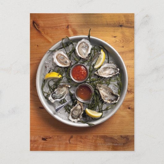 Rohe Austern angeordnet Postkarte (Vorderseite)