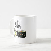 Roll mit dem lustigen Sushi Roll Pub Kaffeetasse (Vorderseite Links)