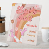 Roll Retro Groovy Roller Skate Begrüßungszeichen Sockelschild (In Situ)