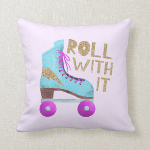 ROLL WITH IT   Retro-Rollschuh Kissen