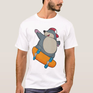 Rolle als Skater mit Skateboard T-Shirt