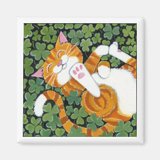 Rolle in Clover - Cat Art Magnet