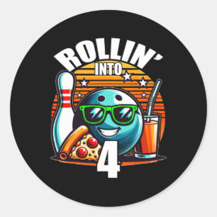 Rolle in den 4 Bowling-Geburtstag 4. Geburtstag Runder Aufkleber