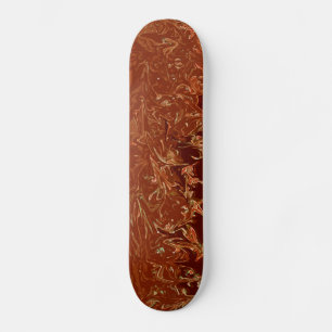 Rollen auf Flammendeckendesign Skateboard