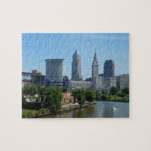 Rollen Clevelands, Ohio auf dem Fluss-Puzzlespiel Puzzle
