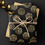 Rollenmuster | Gold Fantasy Tabletop Gamer Dice Geschenkpapier Set<br><div class="desc">GEEK CHIC GAMER! Novelty RPG wrapping papers are also ideal for ephemera diy furniture decoupage, or home decor do-it-yourself projects. It's GAME ON! so choose your weapon and roll initiative! Perfect for any old school tabletop pen/pencil and paper (PnP) fantasy role player, the design features a seamless pattern of 20-sided...</div>