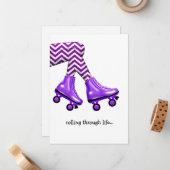 Roller-Skate mit lila Sockenkarte Mitteilungskarte (Vorderseite/Rückseite Beispiel)