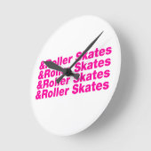 & Roller Skates Runde Wanduhr (Winkel)