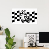 Rollerfahrer in Schwarzweiß-Karo Poster (Heimbüro)