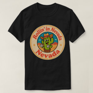 Rollin’ in Nevada_ Kaktus mit Würfel-Kunstwerk T-Shirt