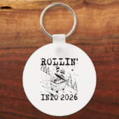 Rollin’ Into 2026 Raccoon Dumpster Fire Funny New Schlüsselanhänger (Vorderseite)