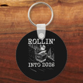 Rollin’ Into 2026 Raccoon Dumpster Fire New Year M Schlüsselanhänger (Vorderseite)