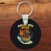 Rollin Into 2026 Raccoon Funny Dumpster Fire 2025 Schlüsselanhänger (Vorderseite)