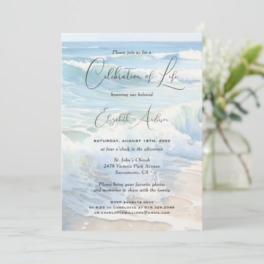 Rolling Waves Beach Script Feier des Lebens Einladung (Stehend Vorderseite)