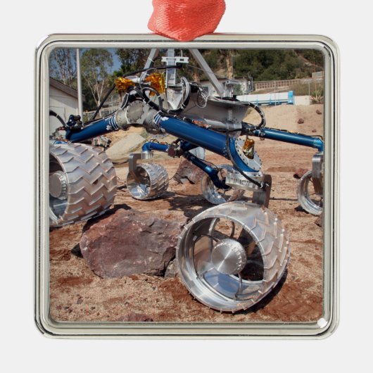 Rollstuhl, ein Mobilitätstestmodell Silbernes Ornament (Vorne)