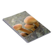 Rollstühle auf einem Tree Trunk-Notebook Notizblock (Rechte Seite)
