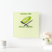 "Romaine Calm - Lettuce Meditate" Puff Quadratische Wanduhr (Zuhause)