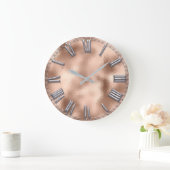 Roman Number Rose Gold Blush Gray Metallic Große Wanduhr (Zuhause)