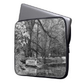 Romanischer See Laptopschutzhülle (Vorderseite Links)
