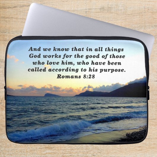 Romans 8:28 We Know That In All Things Bible Verse Laptopschutzhülle