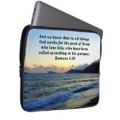 Romans 8:28 We Know That In All Things Bible Verse Laptopschutzhülle (Vorne Rechts)