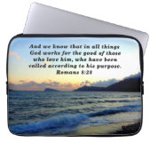 Romans 8:28 We Know That In All Things Bible Verse Laptopschutzhülle (Vorderseite)