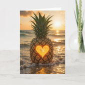 Romantic Birthday Pineapple With a Glowing Heart Karte (Vorderseite)