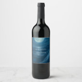 Romantic Blue Moonlit Beach Custom Names Wedding Weinetikett (Vorderseite)