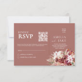 Romantic Burgundy & Dusty Rosewood Floral QR Code RSVP Karte (Vorderseite)